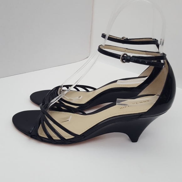 🔴SOLD🔴Ann Taylor patent leather wedge low heel sandal 8M - Picture 2 of 8